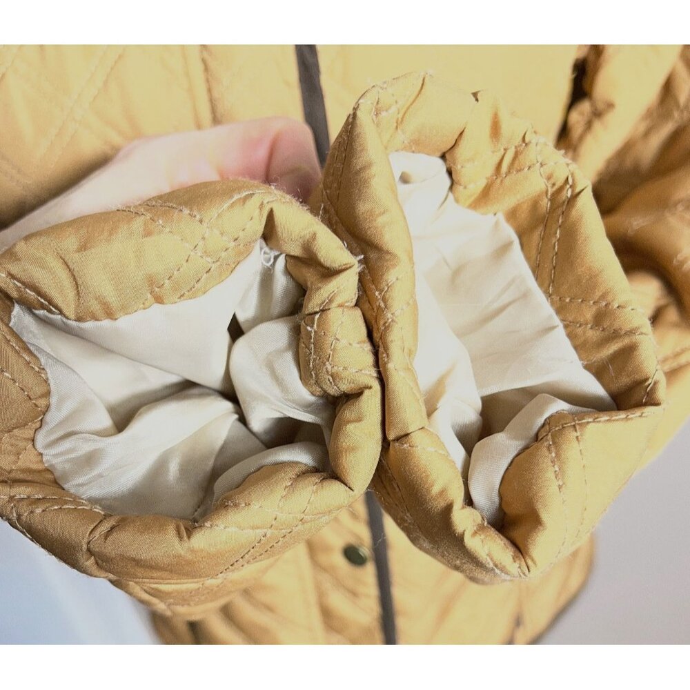 GH Bass & Co Quilted Jacket Beige Camel Lightweight Feminine Fit Preppy Womens S - Picture 12 of 13
